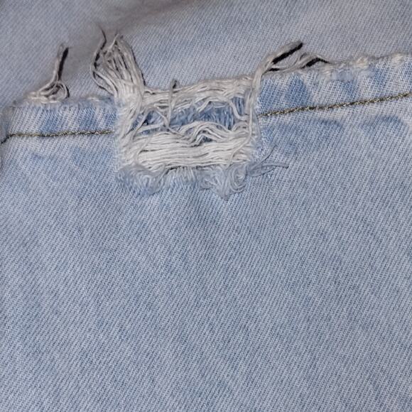 Levi’s 501 Skinny Jeans – Light Wash, Distressed, 100% Cotton (27x28) - Picture 7 of 12